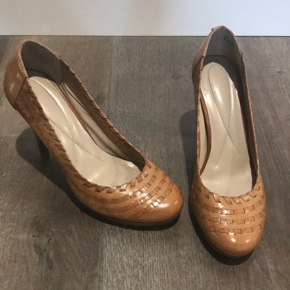 Andrew Geller leather pumps